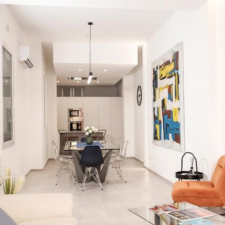 Pepoli Deluxe - Exclusive Apartment - Free Parking Trapani Bagian luar foto