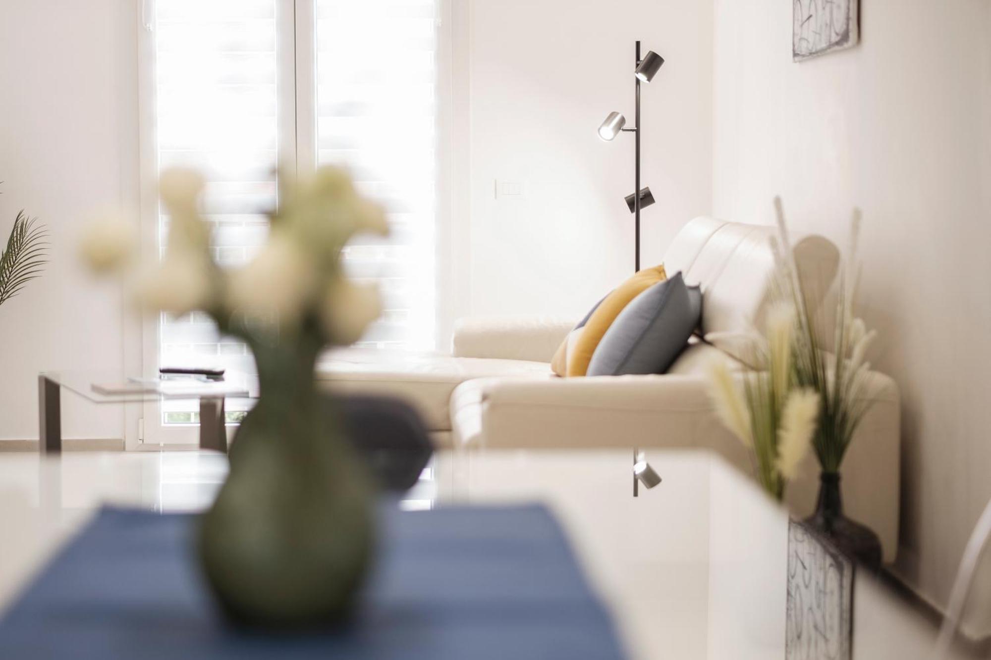 Pepoli Deluxe - Exclusive Apartment - Free Parking Trapani Bagian luar foto