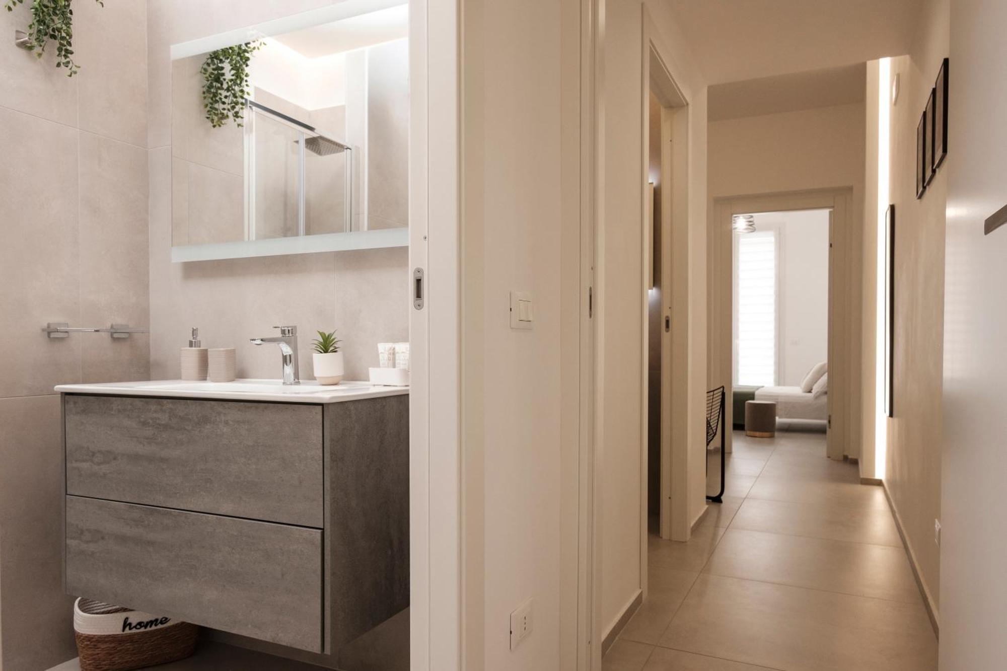 Pepoli Deluxe - Exclusive Apartment - Free Parking Trapani Bagian luar foto