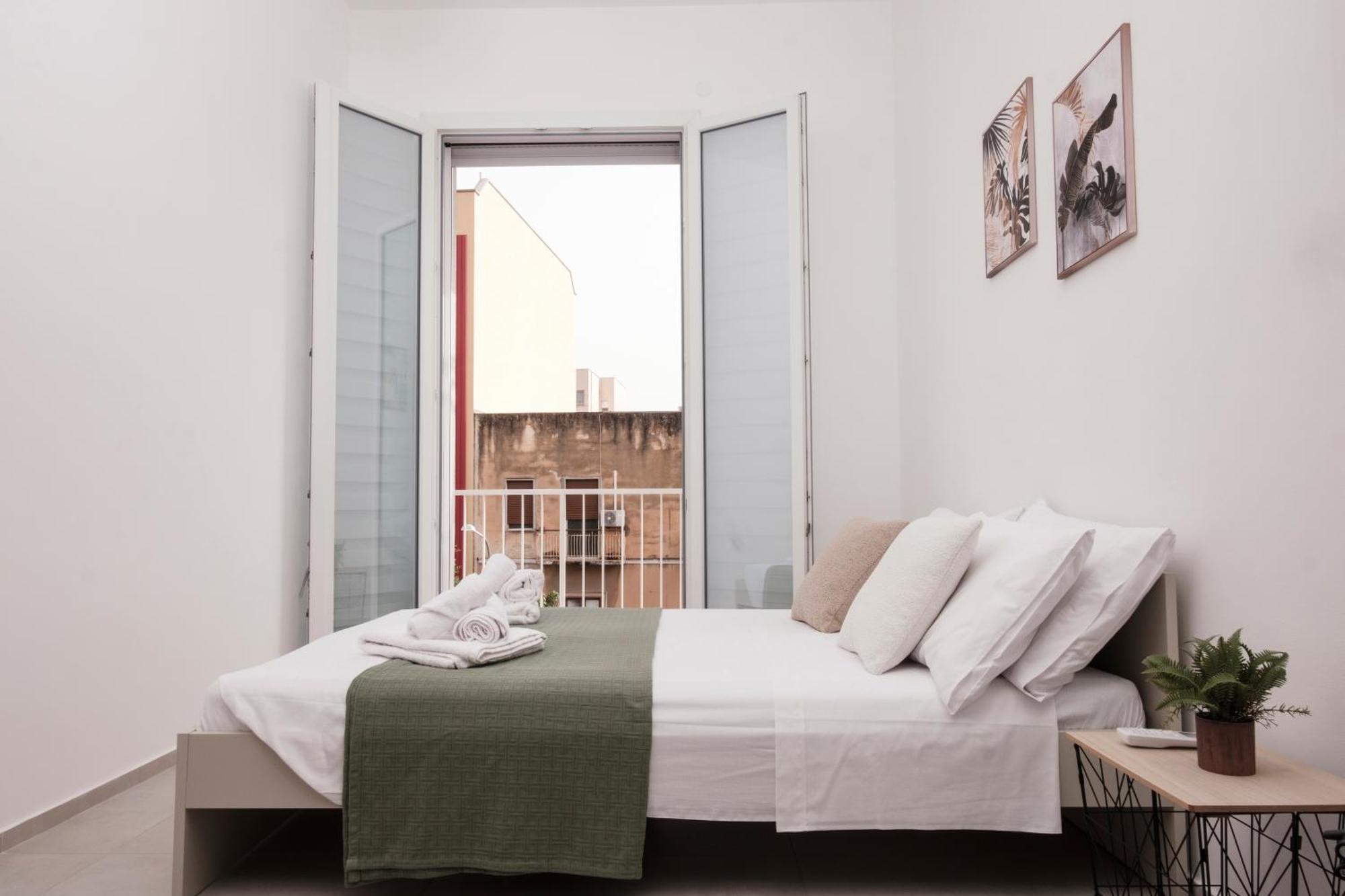 Pepoli Deluxe - Exclusive Apartment - Free Parking Trapani Bagian luar foto