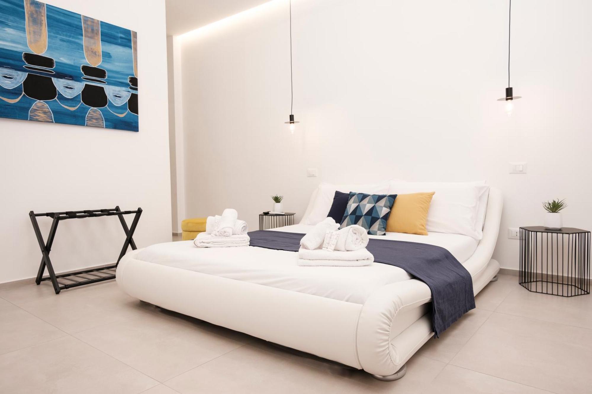 Pepoli Deluxe - Exclusive Apartment - Free Parking Trapani Bagian luar foto