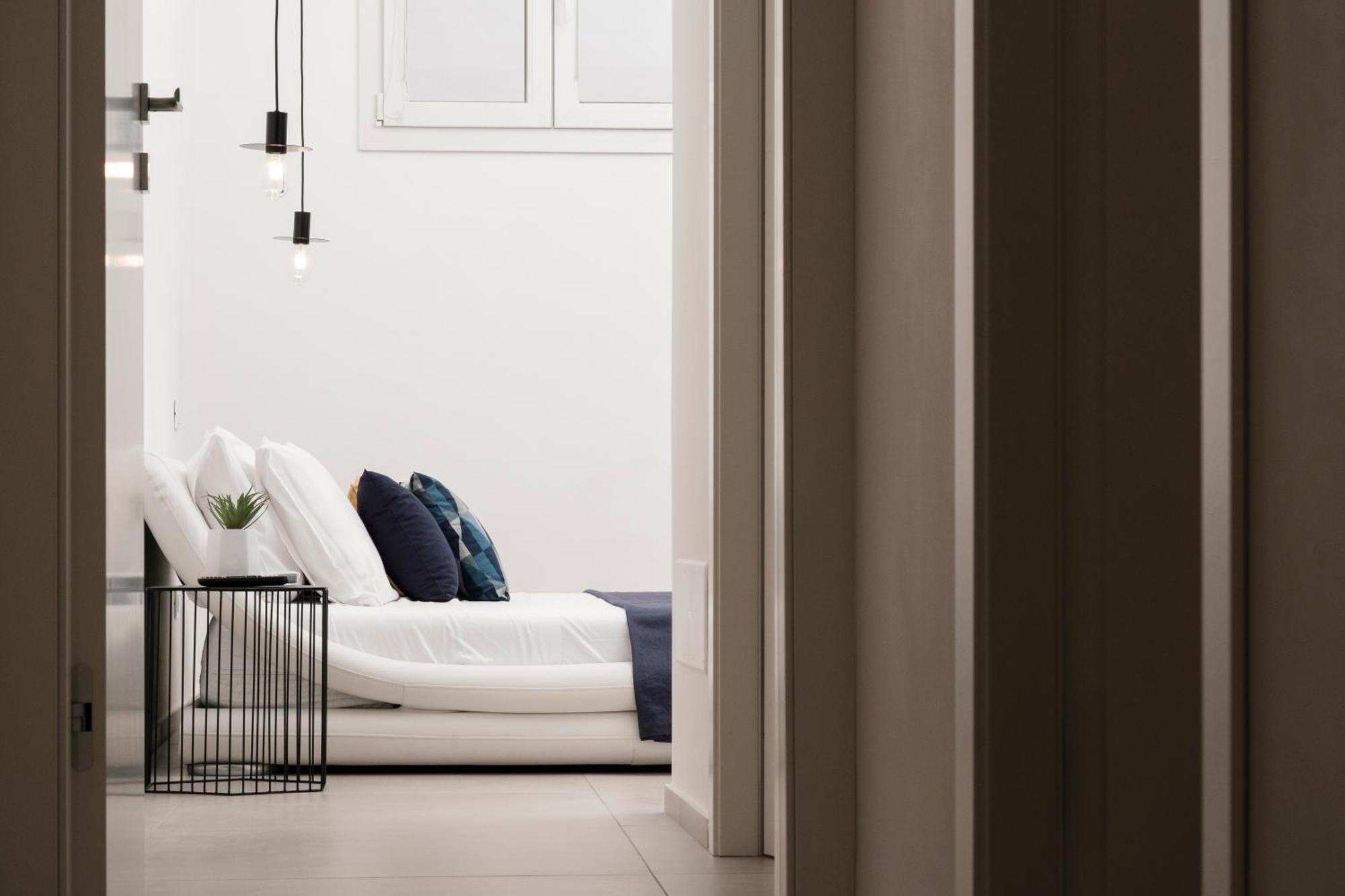 Pepoli Deluxe - Exclusive Apartment - Free Parking Trapani Bagian luar foto